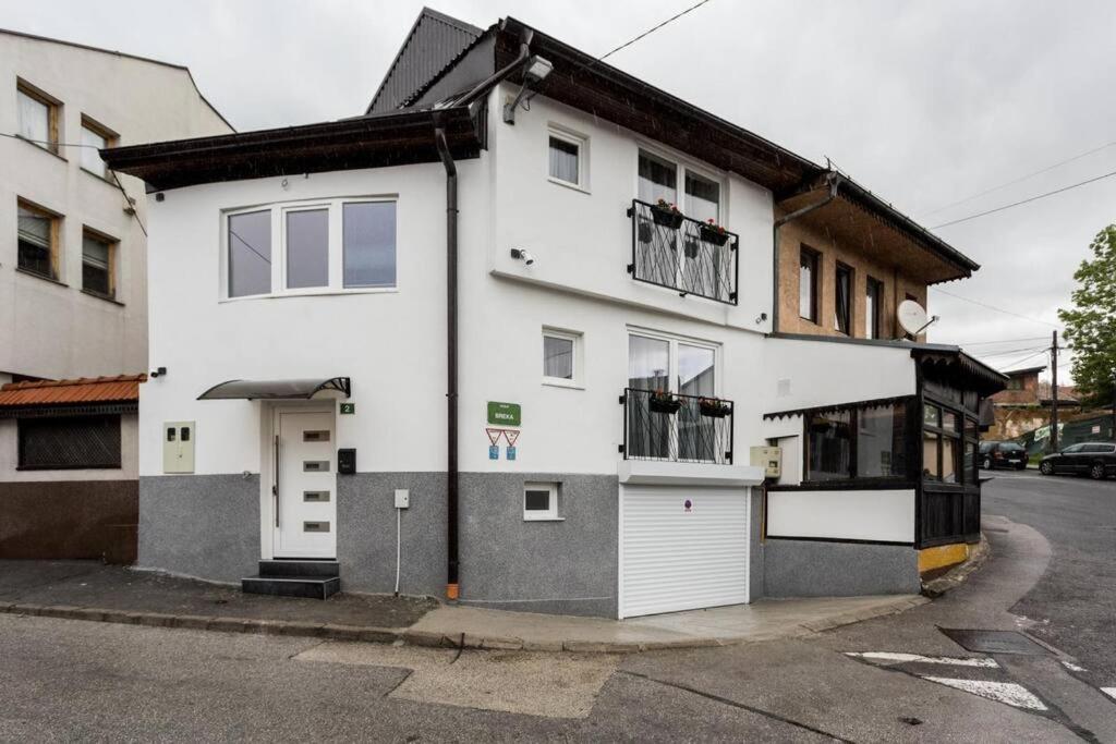 Royal Grey Apartment Sarajevo Ngoại thất bức ảnh